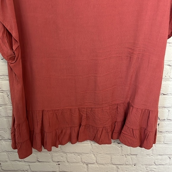 RO & DE Salmon Red Tulip Short Sleeved Blouse - Picture 9 of 13